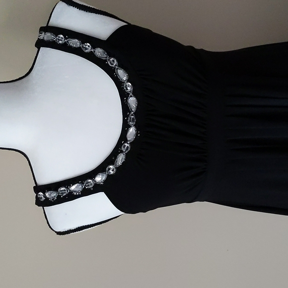 Signature by Sangria Embellished Pleated Empire Waist Dress 6 Black - Picture 4 of 16